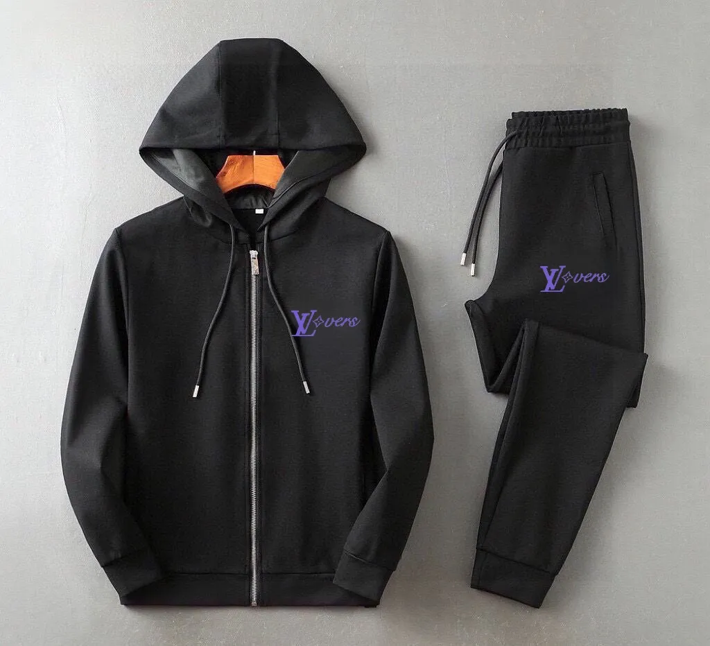 🅿️420 [LV Louis Vuitton] (Fat Man Gospel) hot-selling suit is coming. Focus on the original version of the official website. 2025 new hot-selling cardigan sweater suit. The original order is the best. 🇭🇰The meticulous work of top designers is dedicated to a fitting and perfect upper body effect. All-natural high-quality Roman cotton 100%, close-fitting comfort, noble and elegant! Original hardware embodies elegance and nobility! Counter size: M-5XL (maximum wear up to 220 pounds)